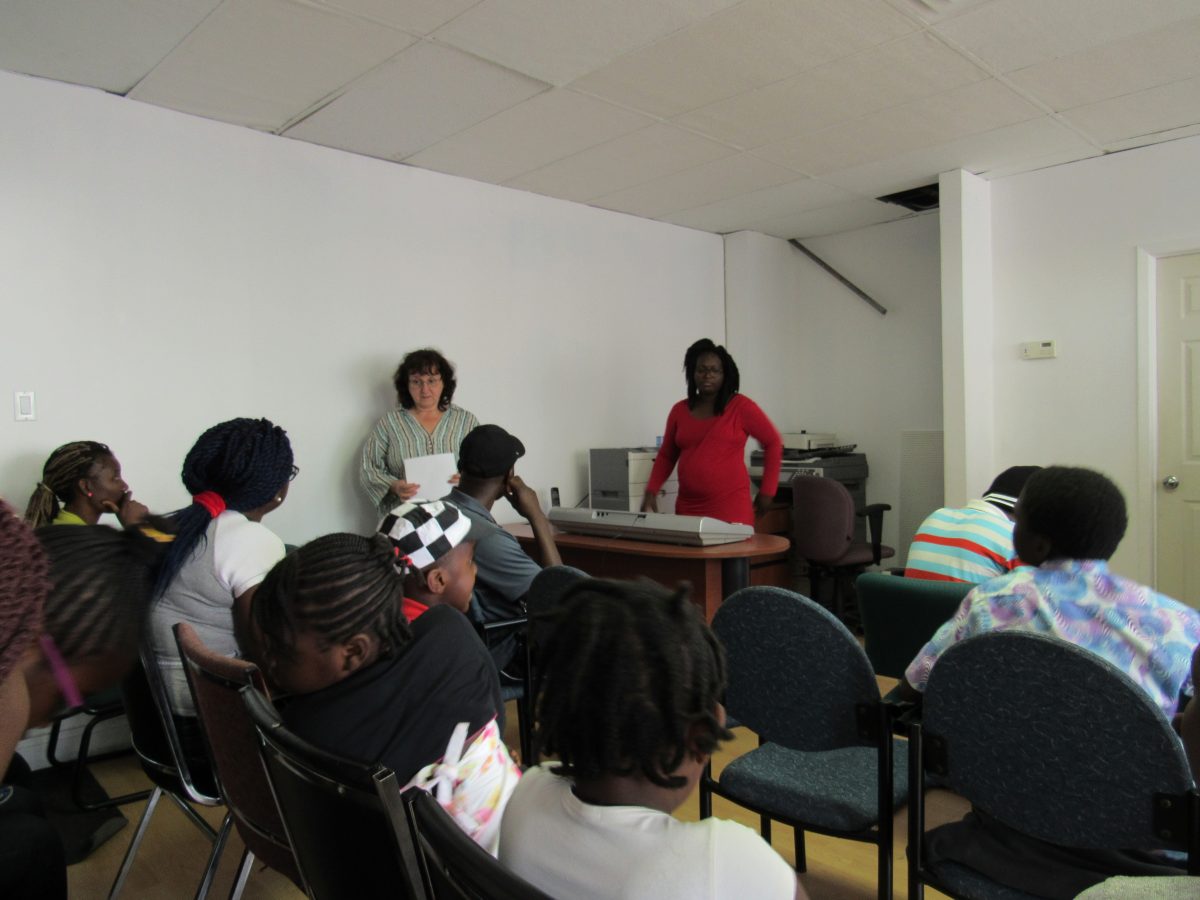 Atelier de parents dans le local de l'organisme.